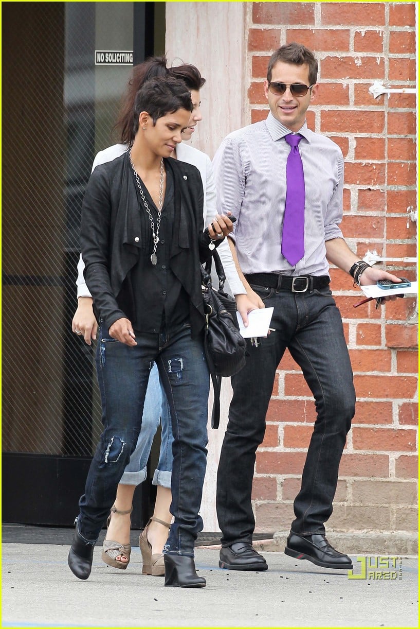 halle berry jets off jeans 122465214