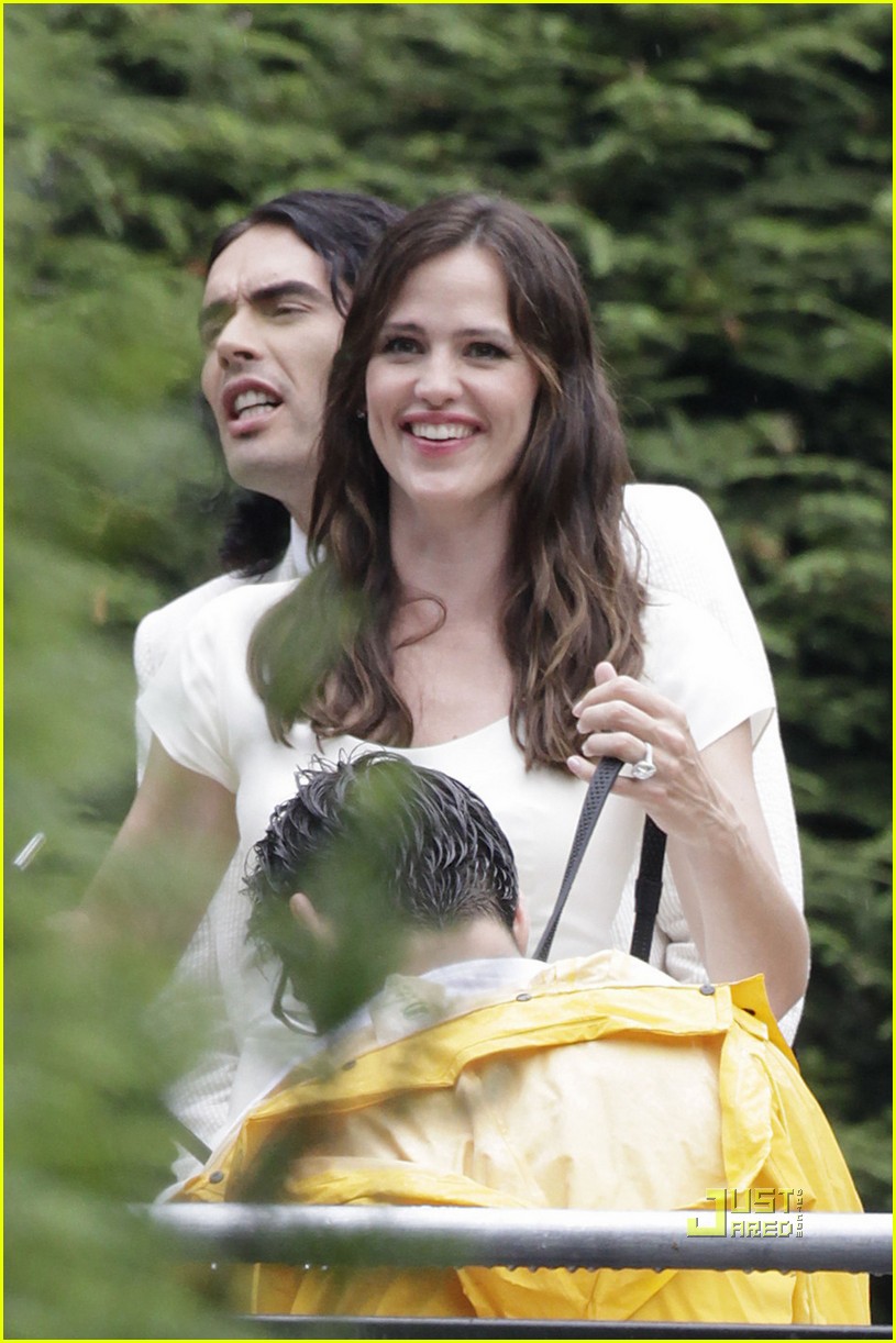 Jennifer Garner Horseback Riding with Russell Brand! Photo 2468539(02)