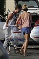 jude law sienna miller grocery shopping 03