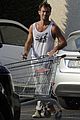 jude law sienna miller grocery shopping 07