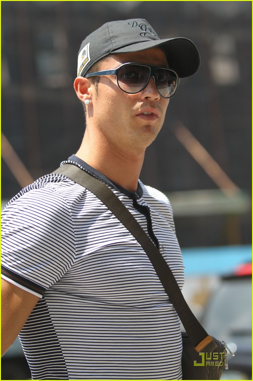 cristiano ronaldo shopping