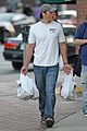tom welling grocery shopping 05