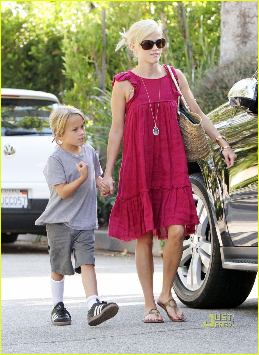 reese witherspoon deacon phillippe birthday party 102467150