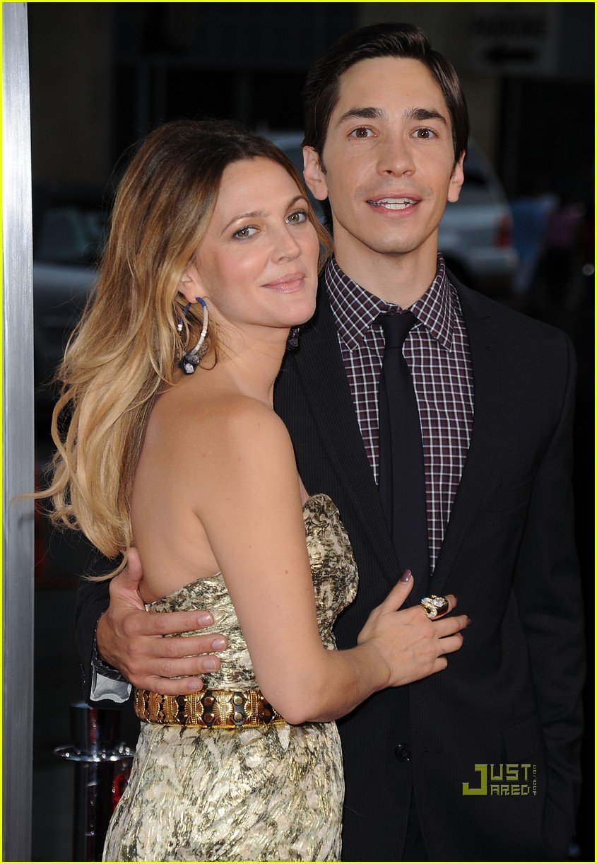Drew Barrymore & Justin Long Premiere 'Going the Distance' Photo