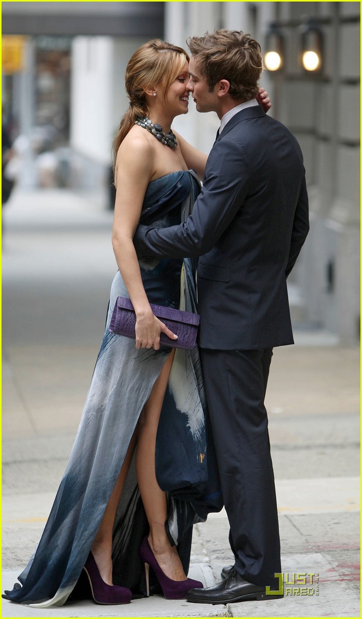 chace crawford katie cassidy kissing 032472879