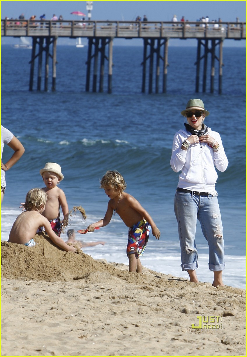 Gwen Stefani Beach with the Boys! Photo 2476574 Celebrity Babies