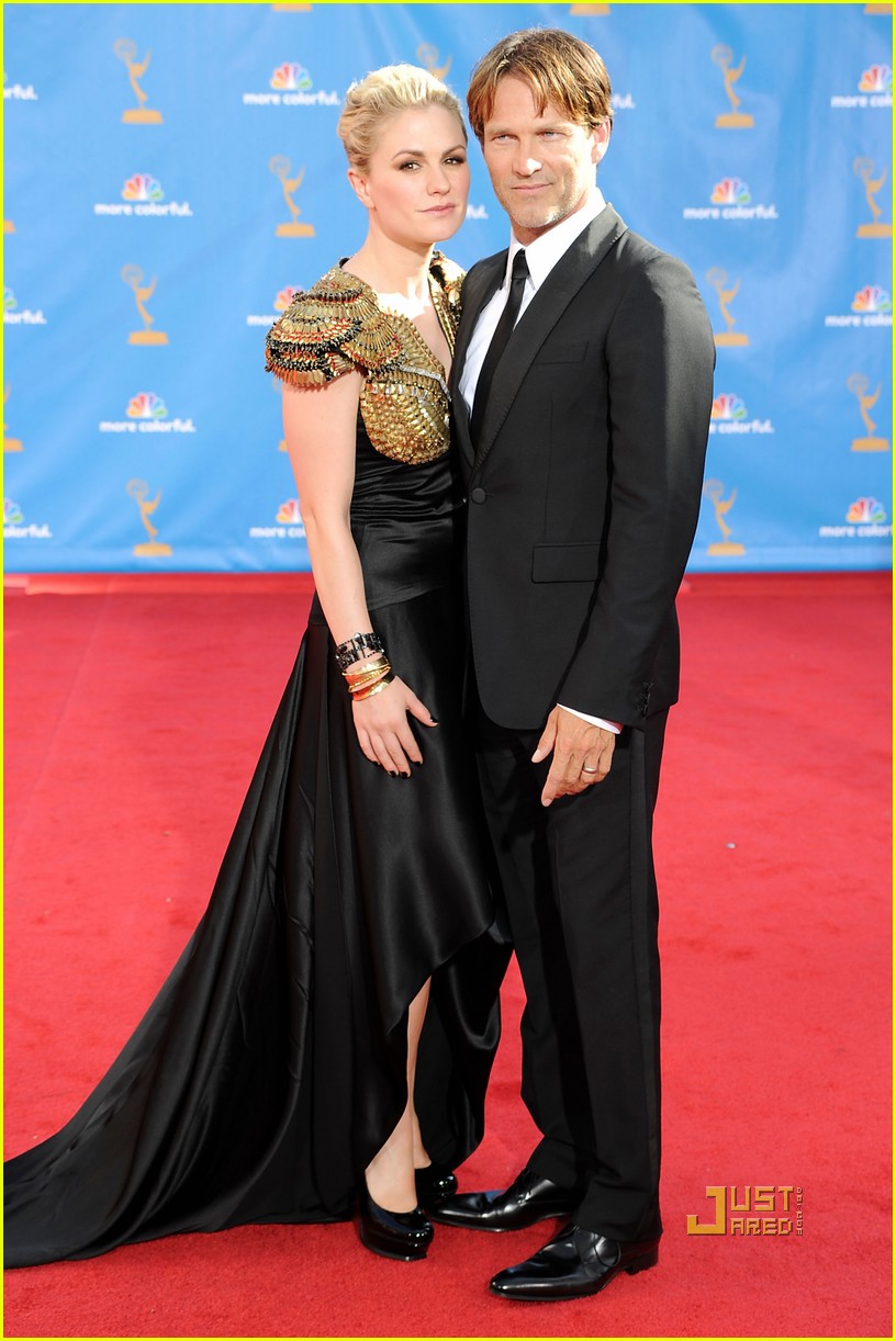 Anna Paquin & Stephen Moyer Emmys 2010 Red Carpet Photo 2476178
