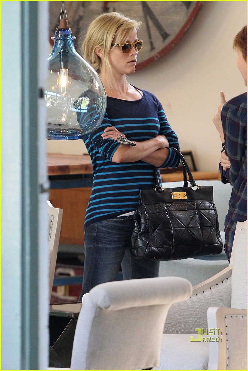 reese witherspoon furniture shopping 11