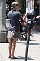 reese witherspoon whole foods grocery shopper 06