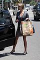 reese witherspoon whole foods grocery shopper 10