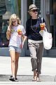 reese witherspoon ava phillippe iced tea time 05