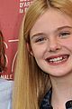 elle fanning somewhere photocall venice 02