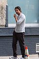 gerard butler apartment hunting downtown nyc 02
