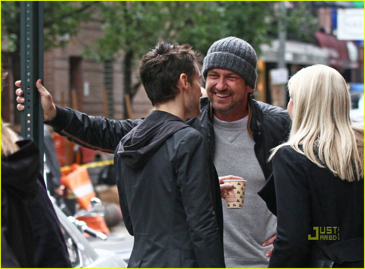 gerard butler laughing with leto 02