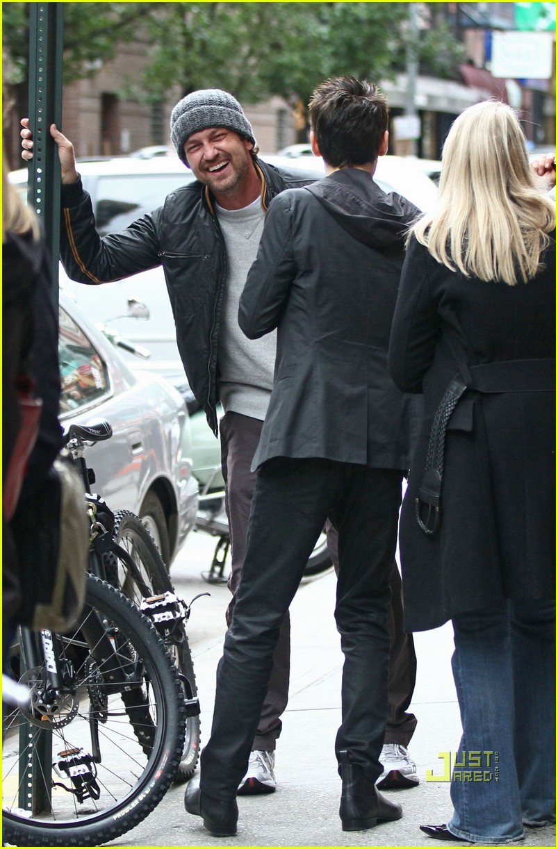 gerard butler laughing with leto 052487489