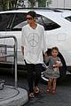 halle berry peace sign 13