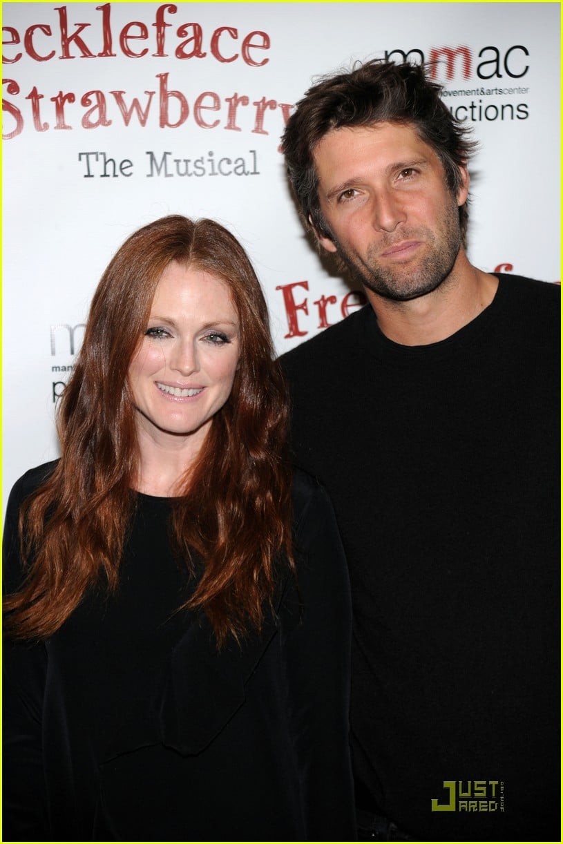 Julianne Moore 'Freckleface Strawberry' Opening Night! Photo 2484430