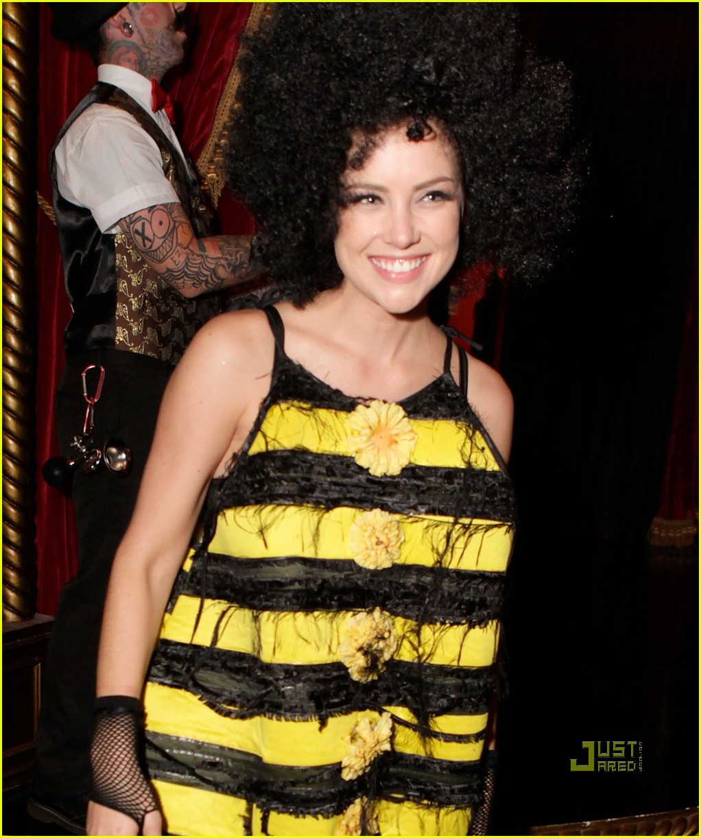 Shenae Grimes: Birthday at Beacher’s Madhouse!: Photo 2489908