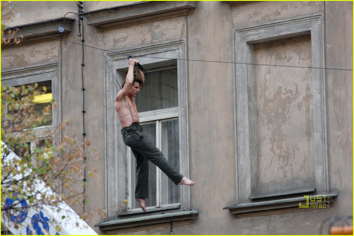 tom cruise shirtless mission impossible 4 28