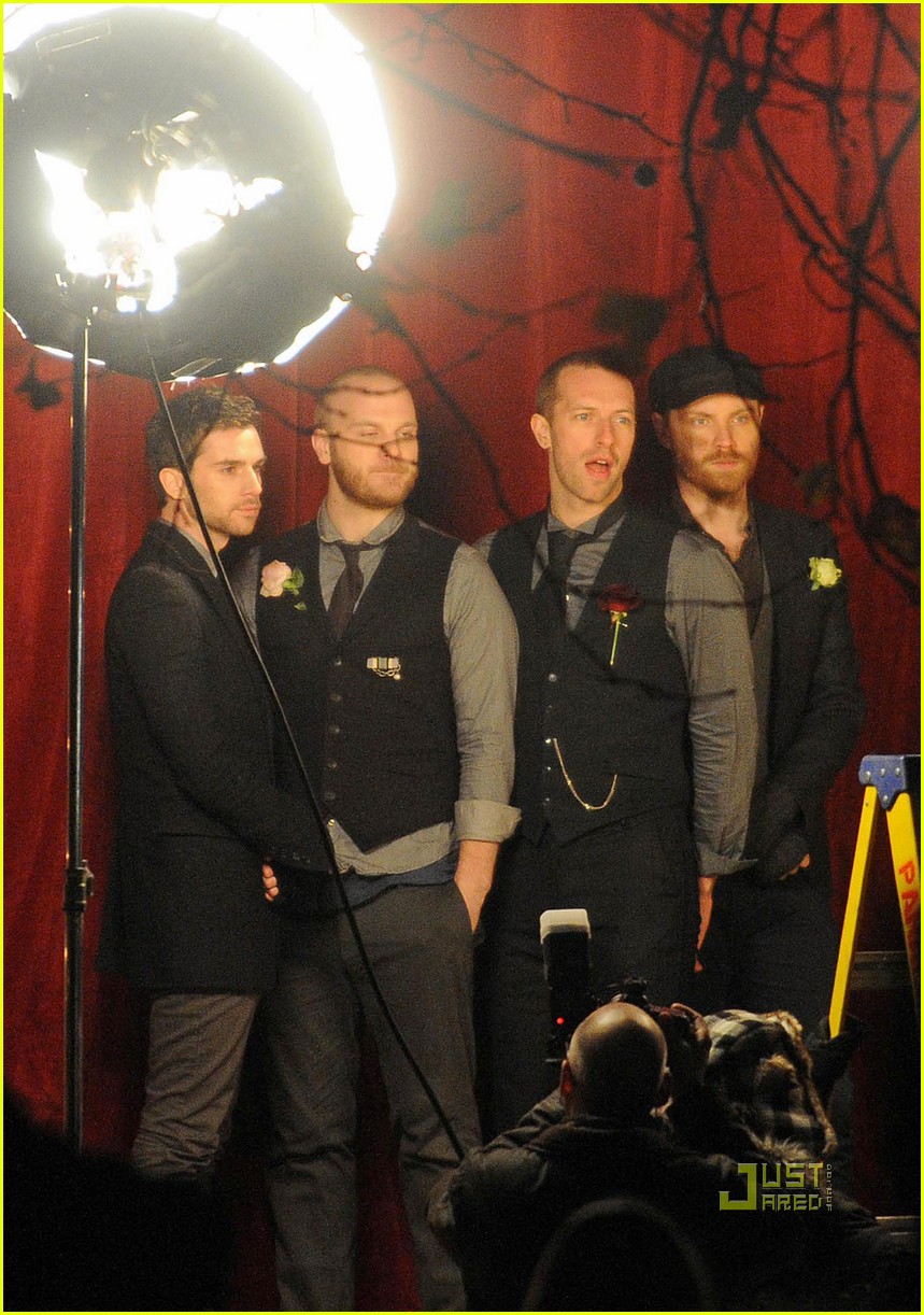 coldplay christmas lights video preview 032498752