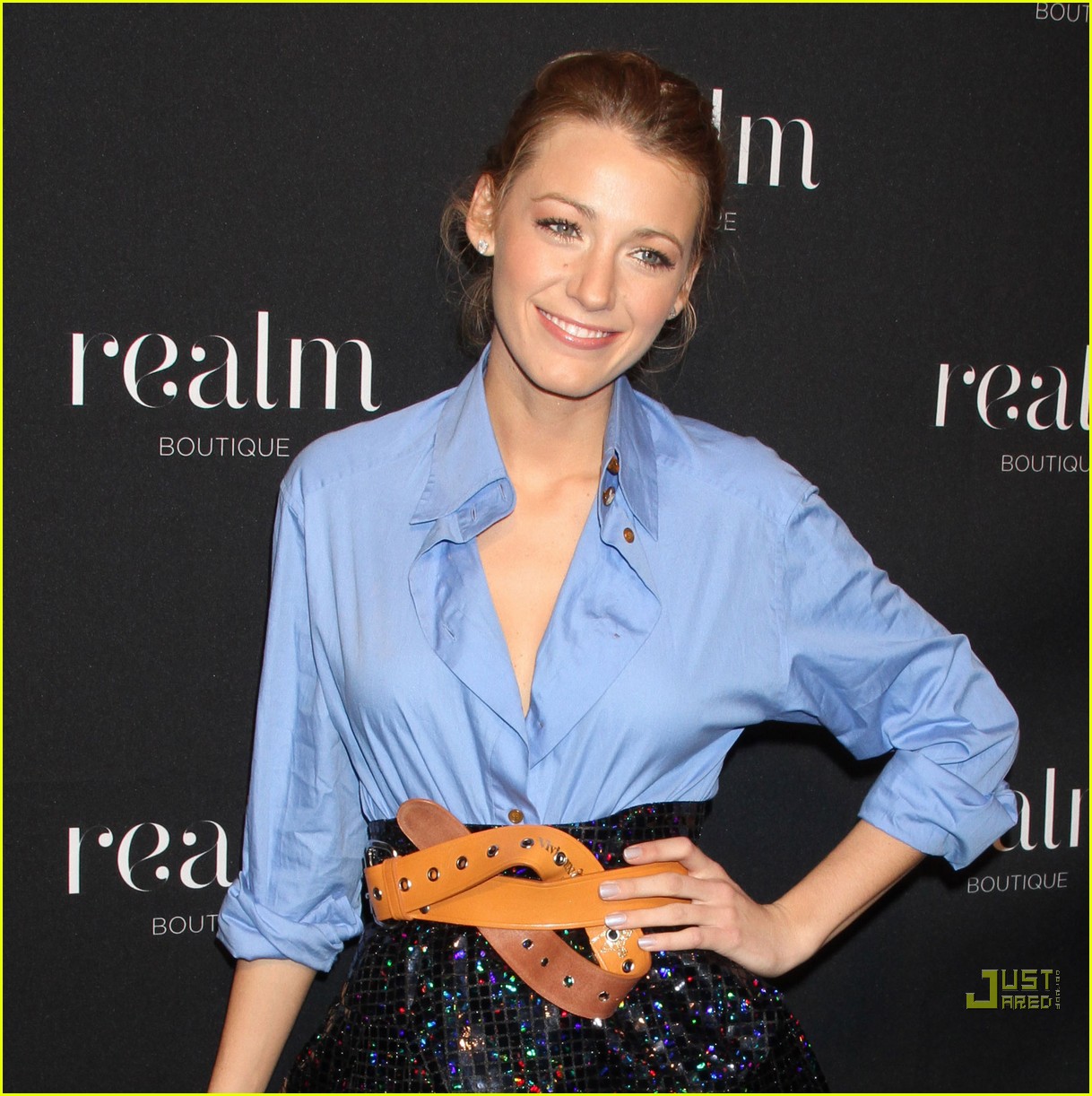blake lively realm boutique babe 082492876
