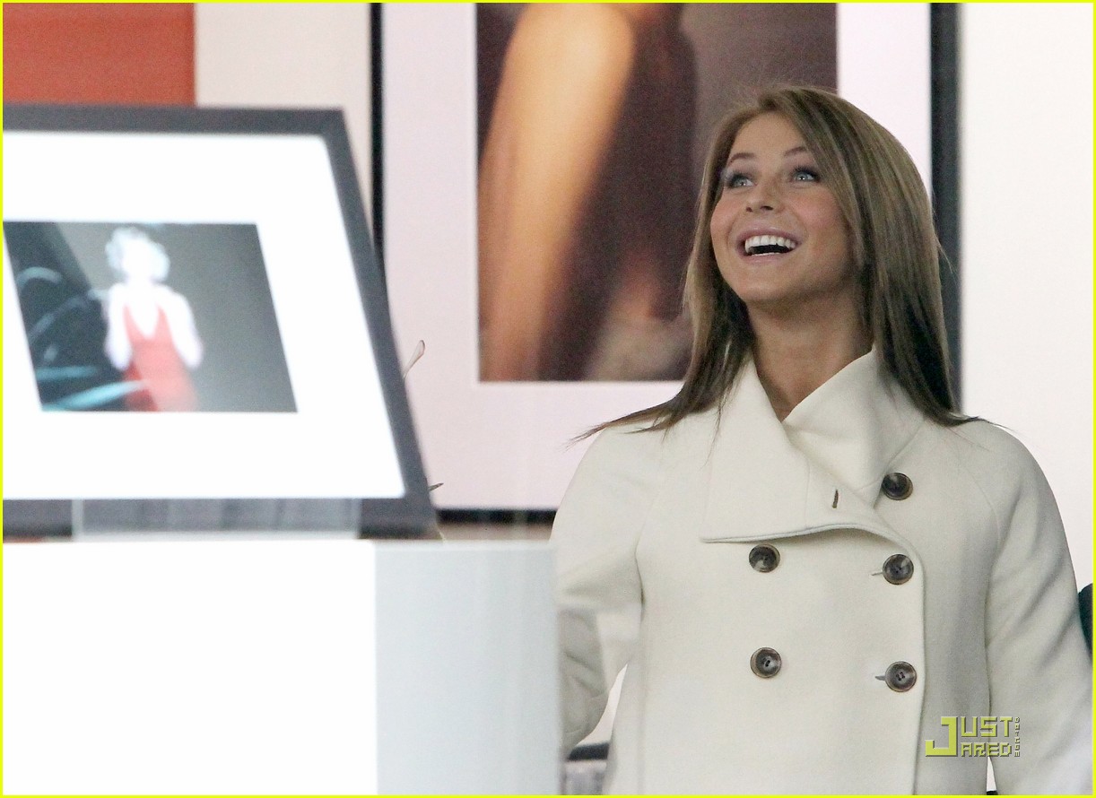 Ryan Seacrest & Julianne Hough Parisian Pair Photo 2498339 Julianne