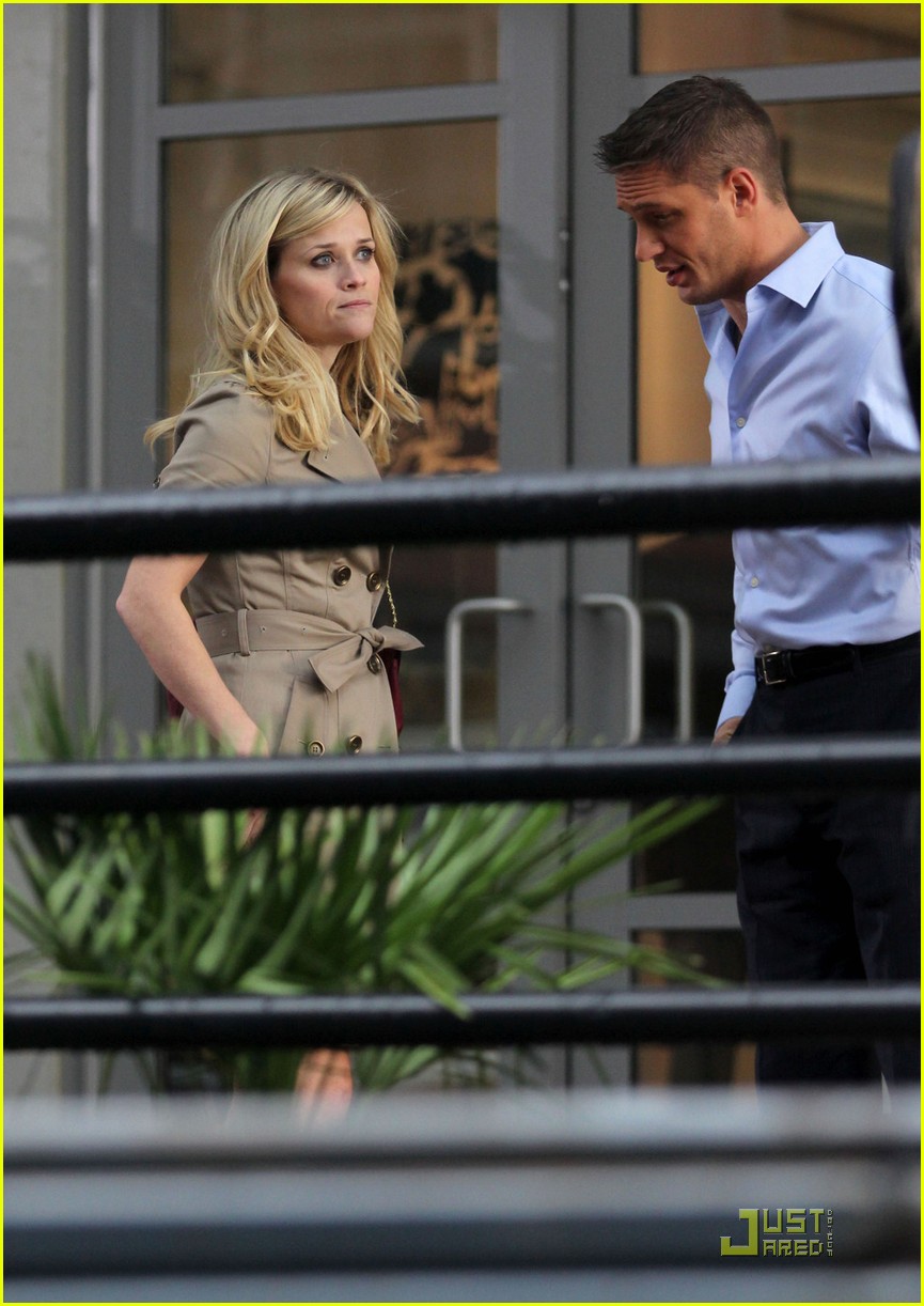 reese witherspoon tom hardy jacket 10
