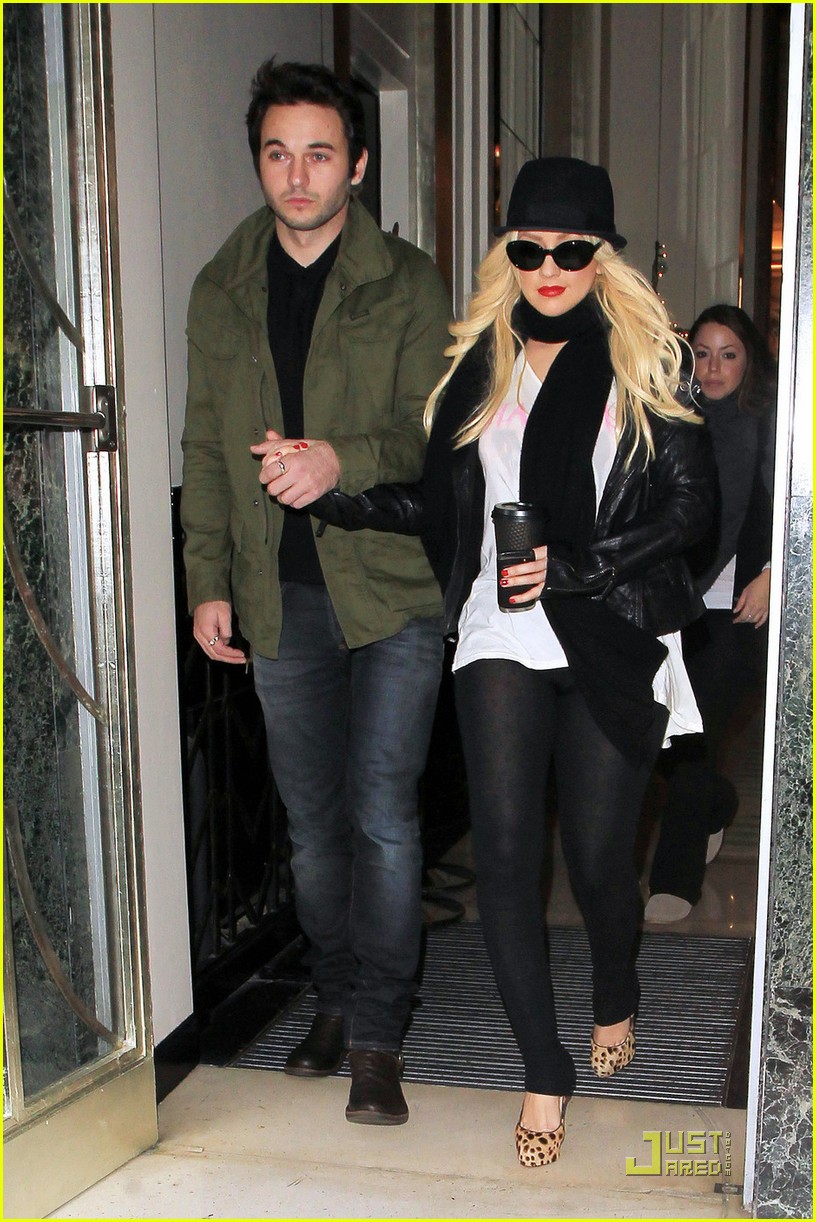 Christina Aguilera & Matt Rutler: London Lovebirds: Photo 2502654 ...