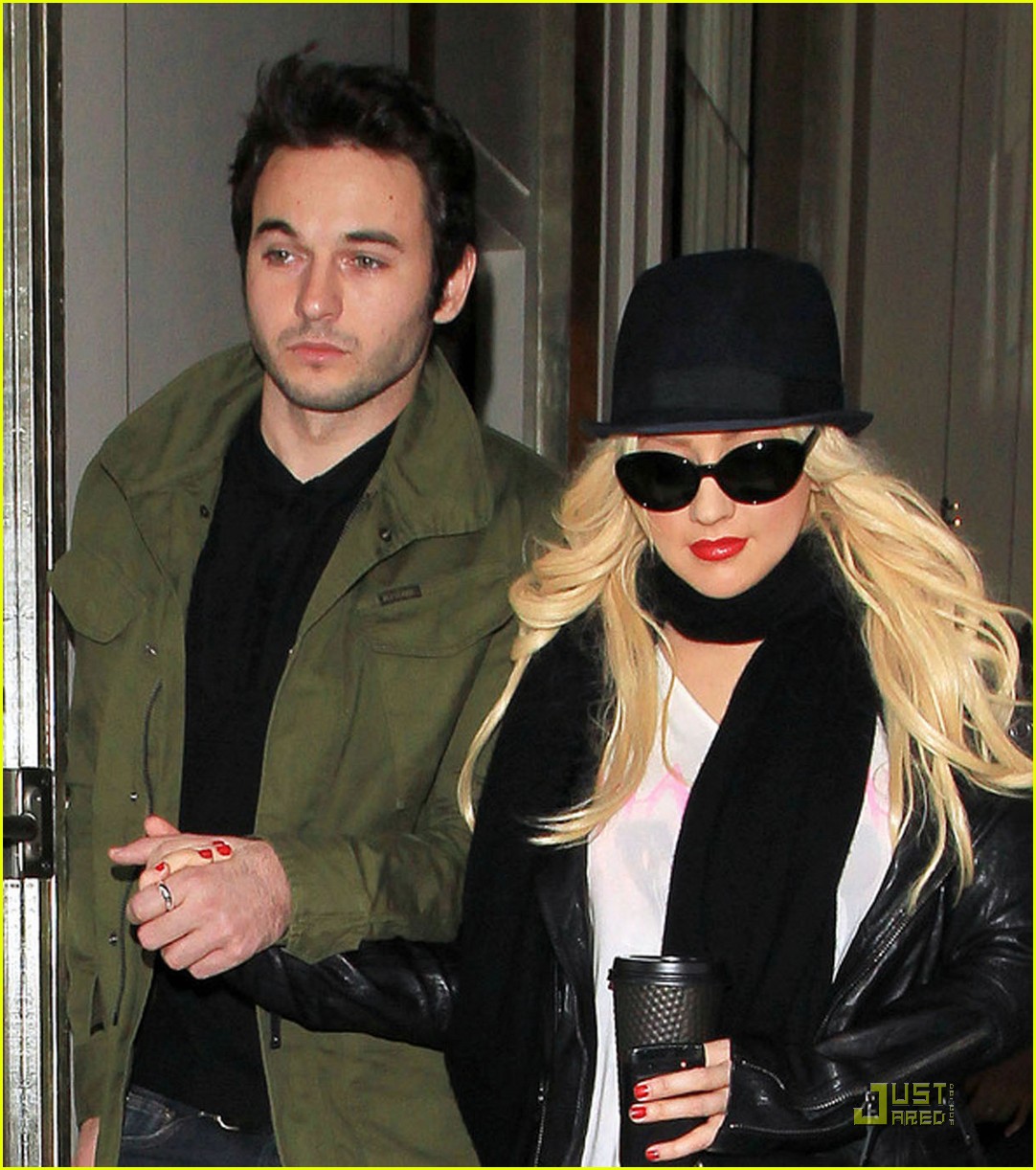 Christina Aguilera & Matt Rutler: London Lovebirds: Photo 2502661 ...