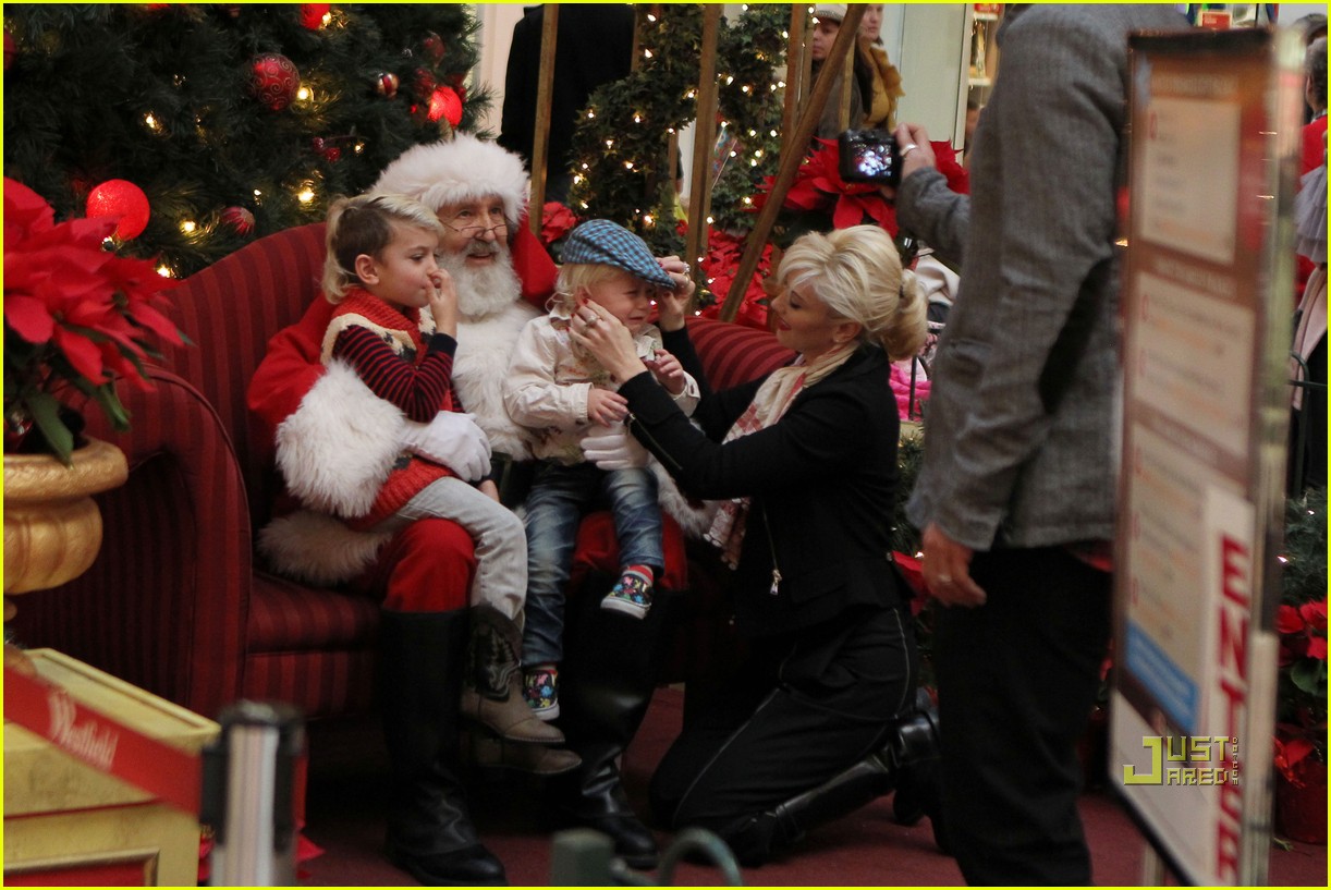 Gwen Stefani Santa Claus Visit with Family! Photo 2505913 Celebrity