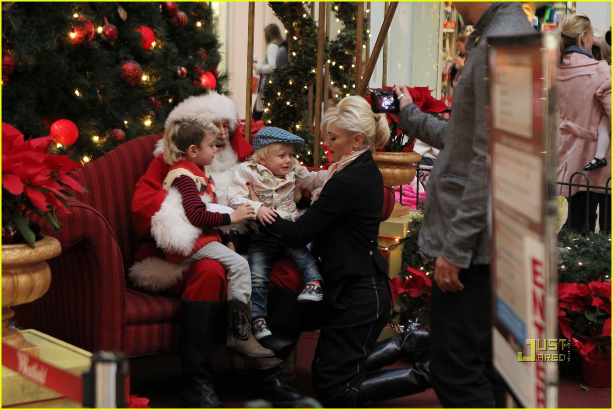 Gwen Stefani Santa Claus Visit with Family! Photo 2505919 Celebrity