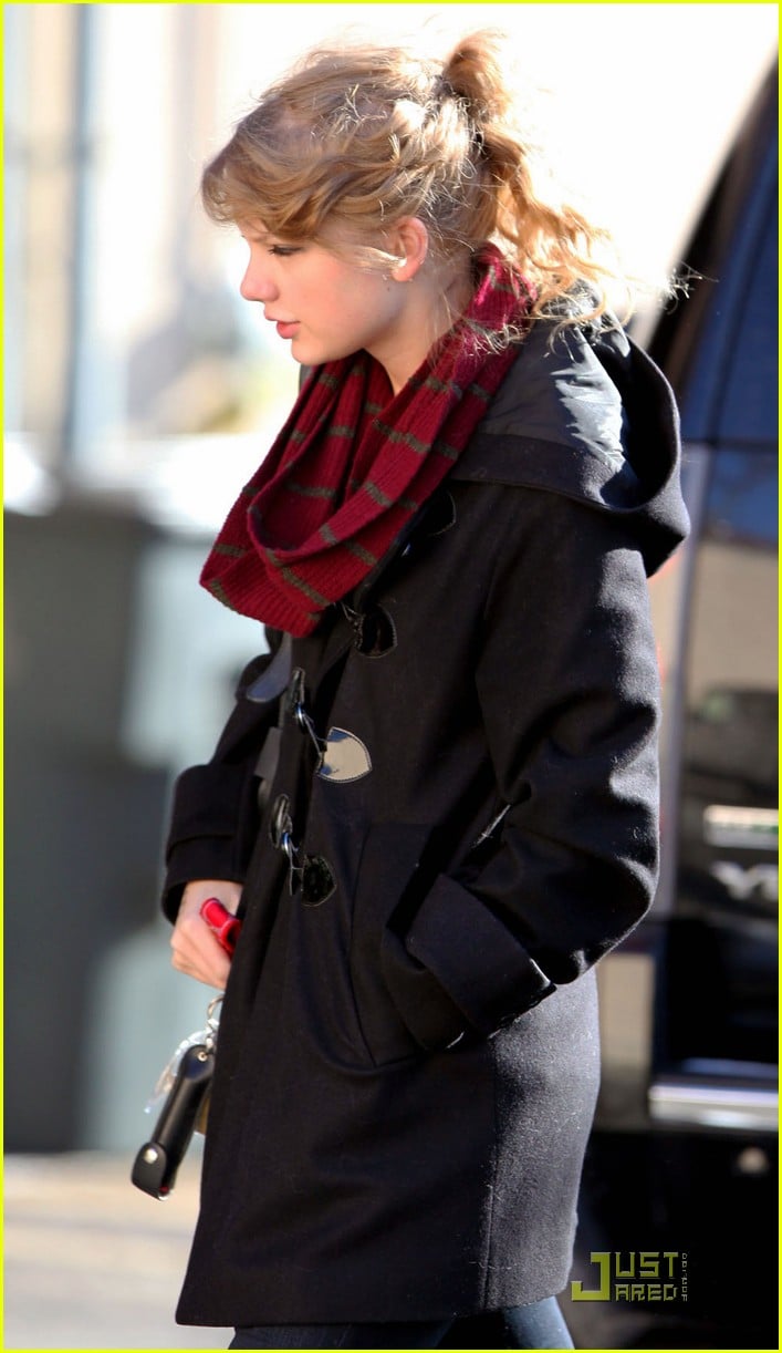 Taylor Swift 21st Birthday at the Recording Studio! Photo 2503415