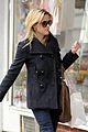 reese witherspoon shopping 03