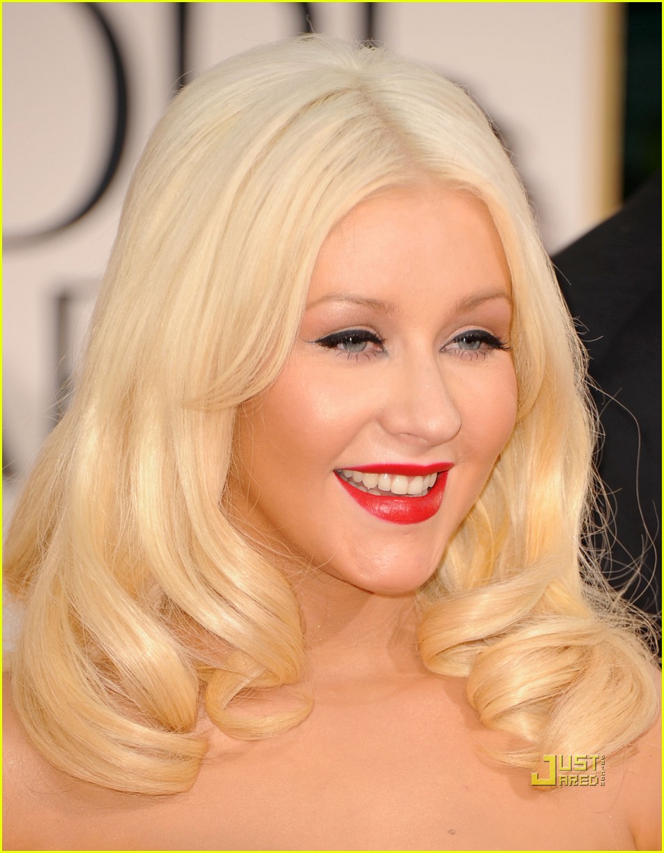 Christina Aguilera Golden Globes 2011 Red Carpet Photo 2511818
