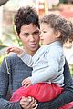 halle berry nahla shopping 01