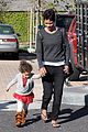halle berry nahla shopping 13