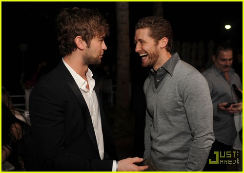 chace crawford matthew morrison new years 03