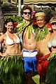jennifer love hewitt alex beh hula in hawaii 07