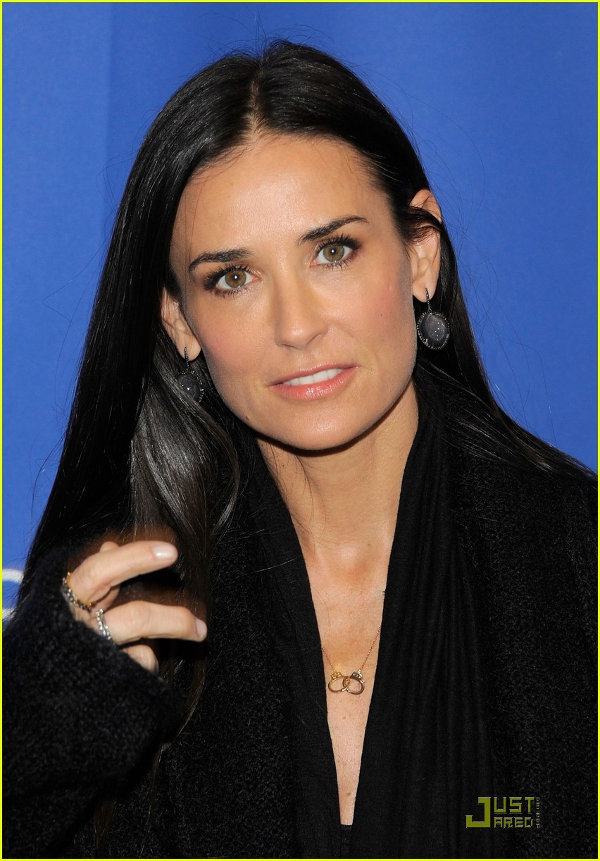 demi moore another happy day premiere 12