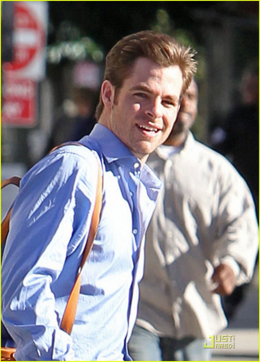 chris pine welcome to people downtown filming 04