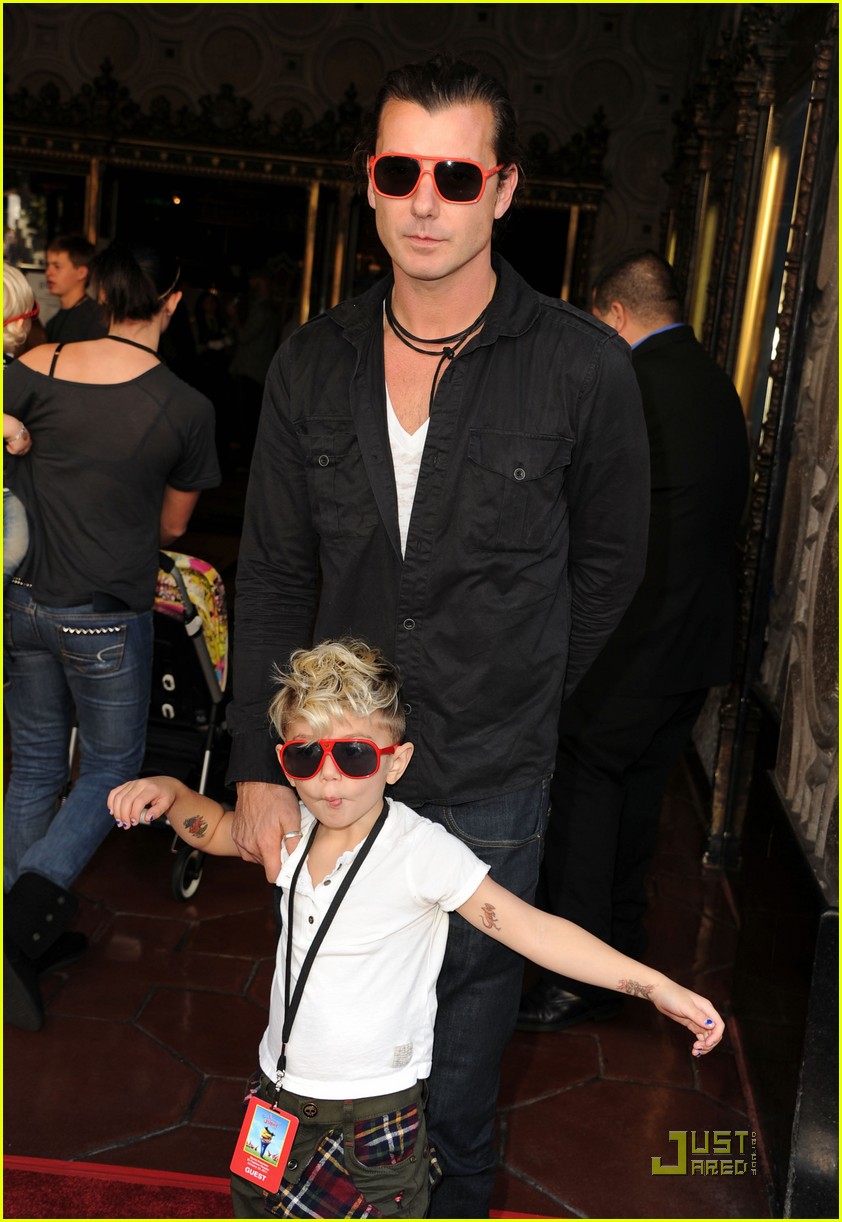 Gavin Rossdale Matching Sunglasses with Kingston & Zuma! Photo