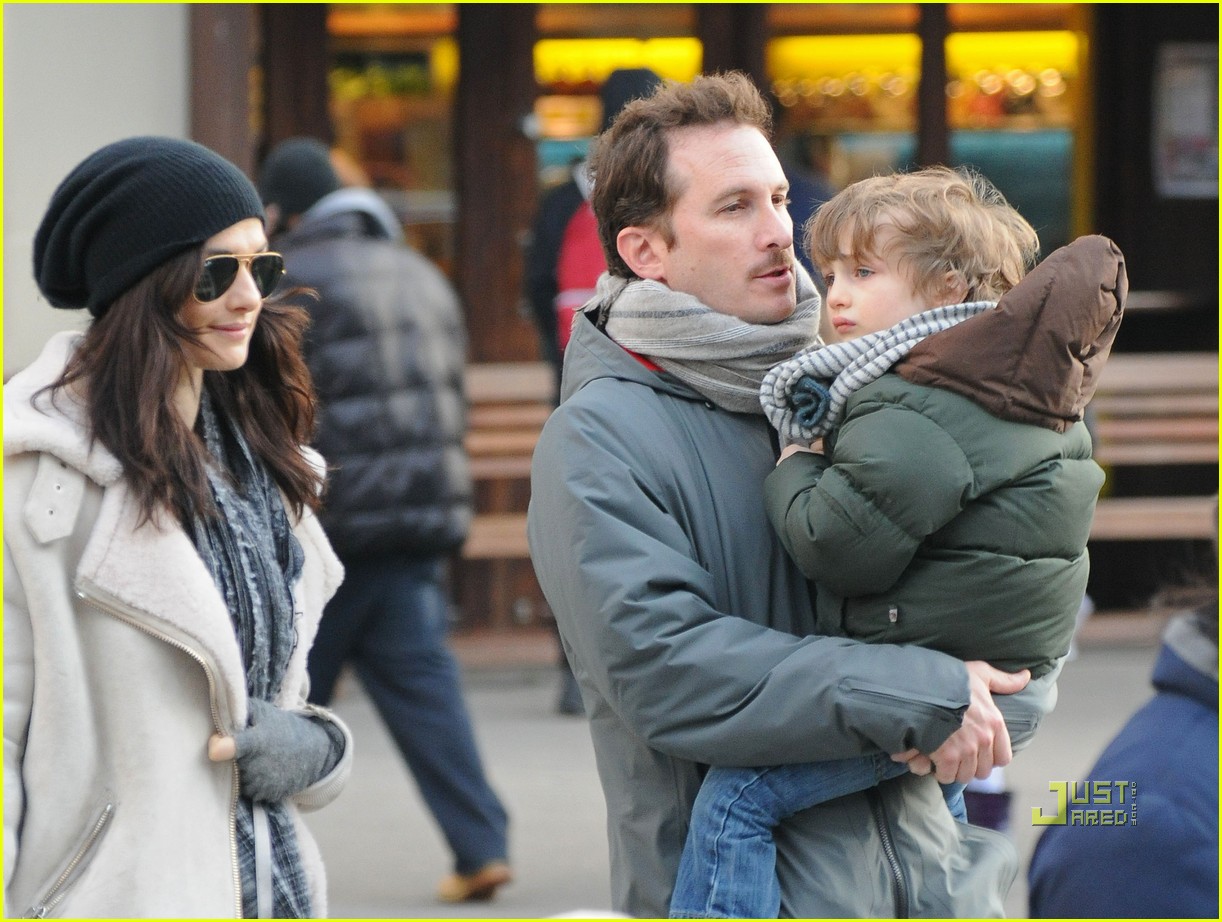 Rachel Weisz & Darren Aronofsky United Front for Henry Photo 2508363