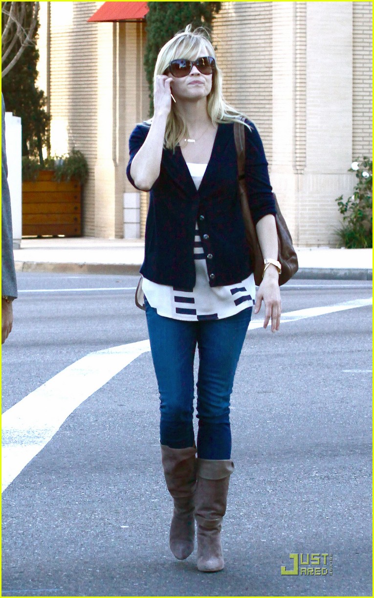 reese witherspoon beverly hills 032510462