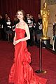anne hathaway oscars red carpet 2011 14