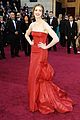 anne hathaway oscars red carpet 2011 15