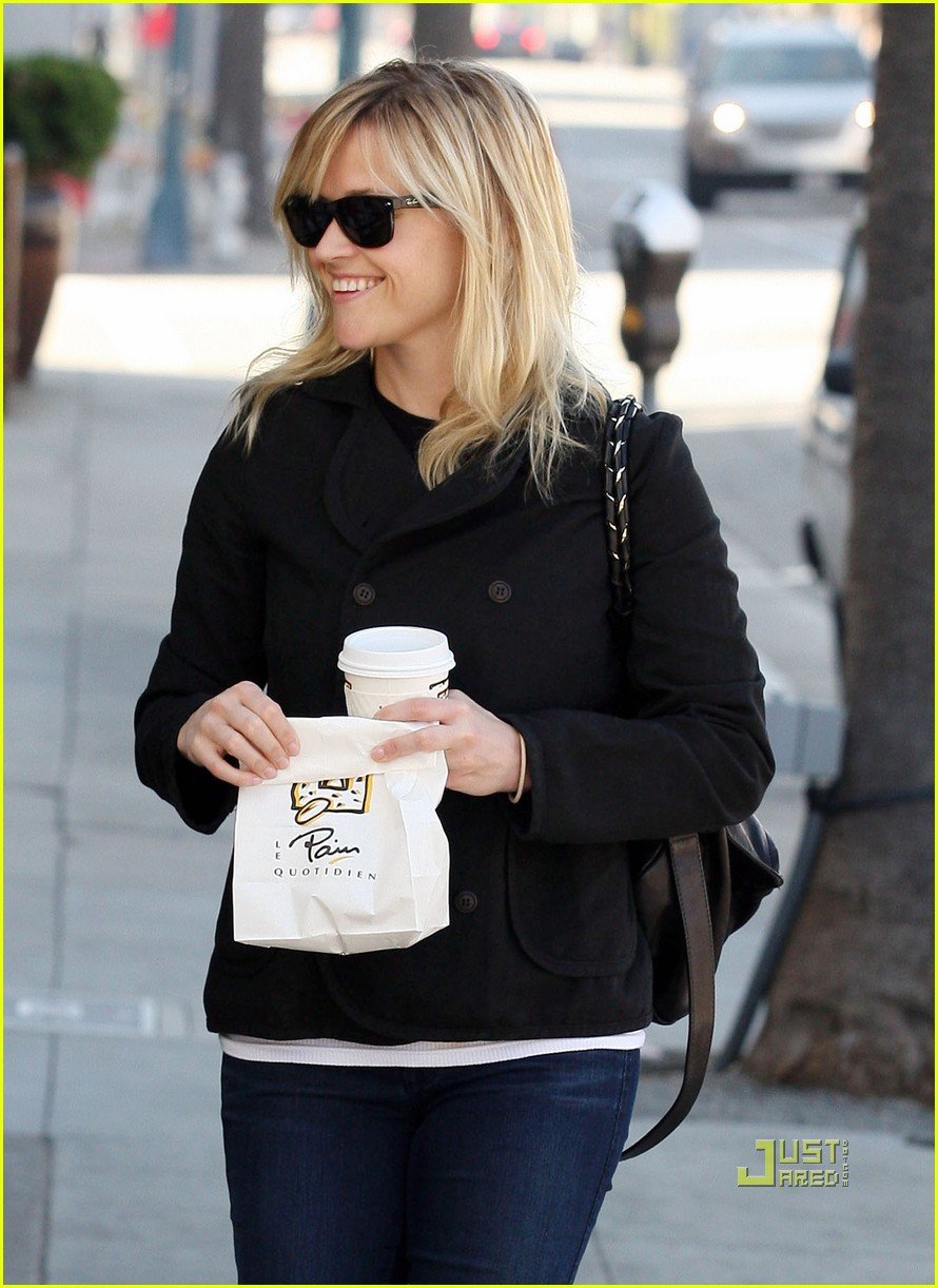 reese witherspoon wedding dress shopping 022517363