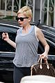 michelle williams runs from photographers 02