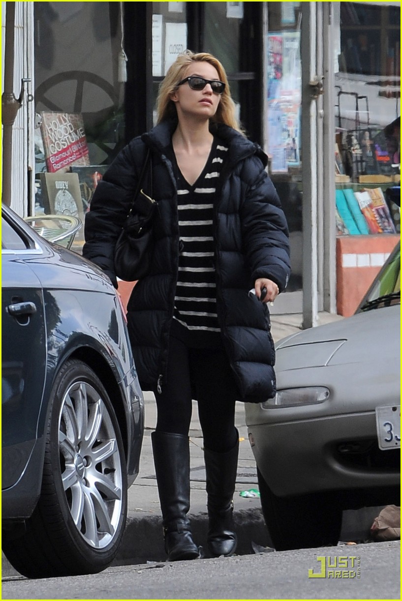 dianna agron newsstand pit stop 092524855