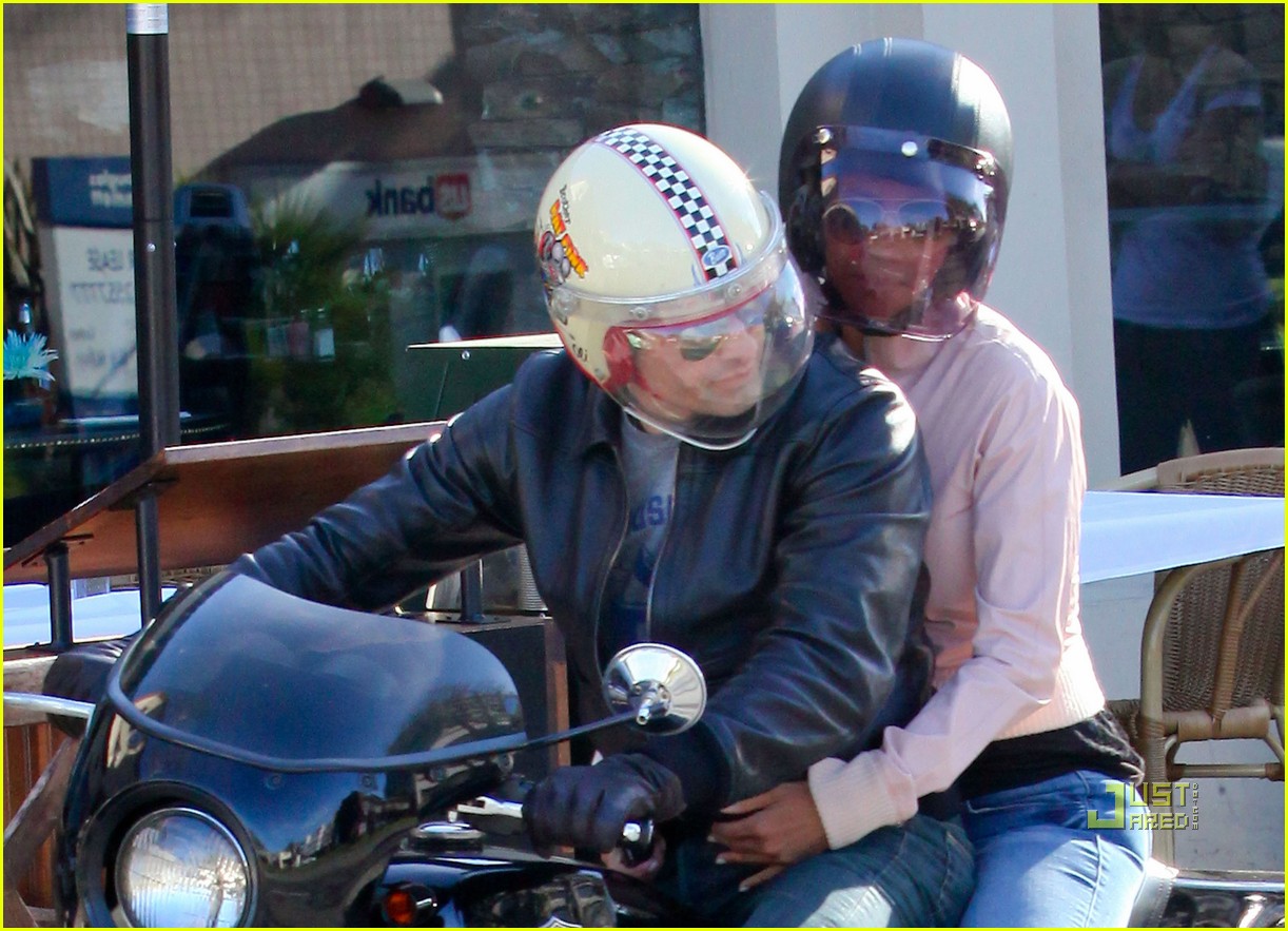 halle berry olivier martinez brentwood motorcycle after lunch 03
