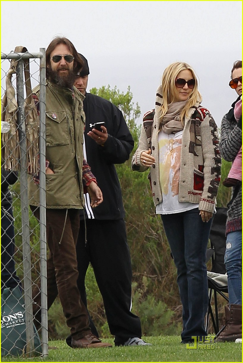 kate hudson family time with chris robinson 01